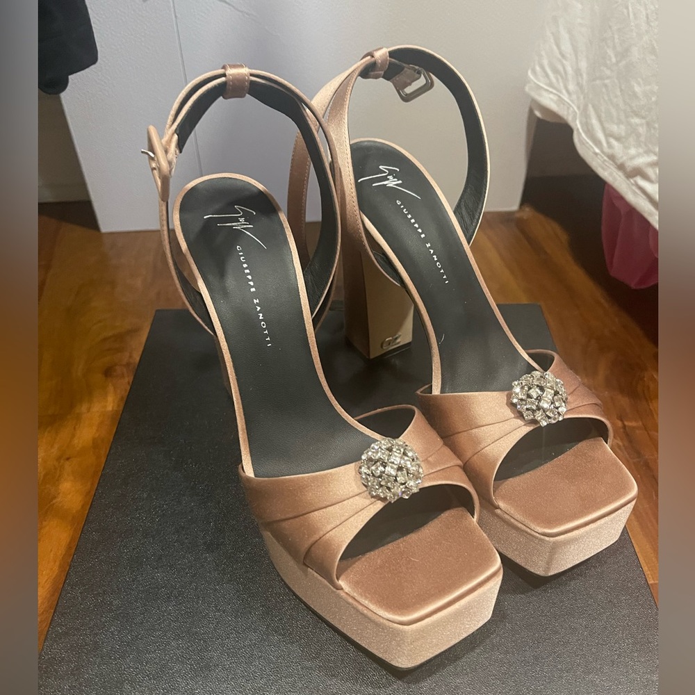 Never worn Giuseppe Zanzotti Platforms